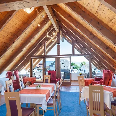 梅切恩莫瑟尔酒店 3*